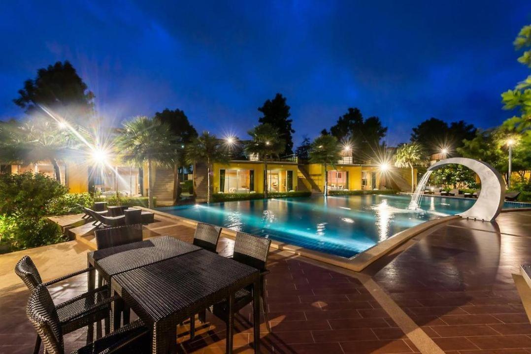 Bangkok.Grand.Resort Bang Bo Extérieur photo